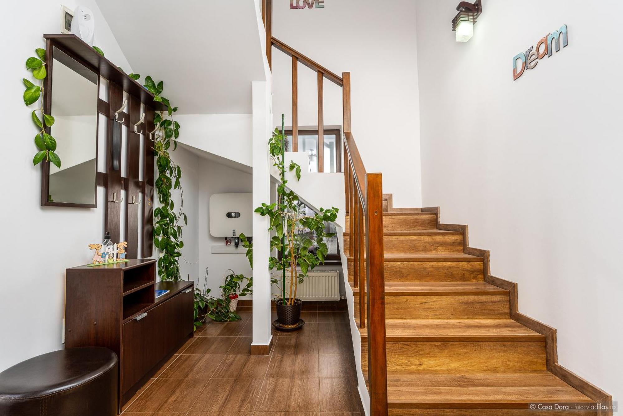 Casa Dora Hotel Szucsáva Kültér fotó