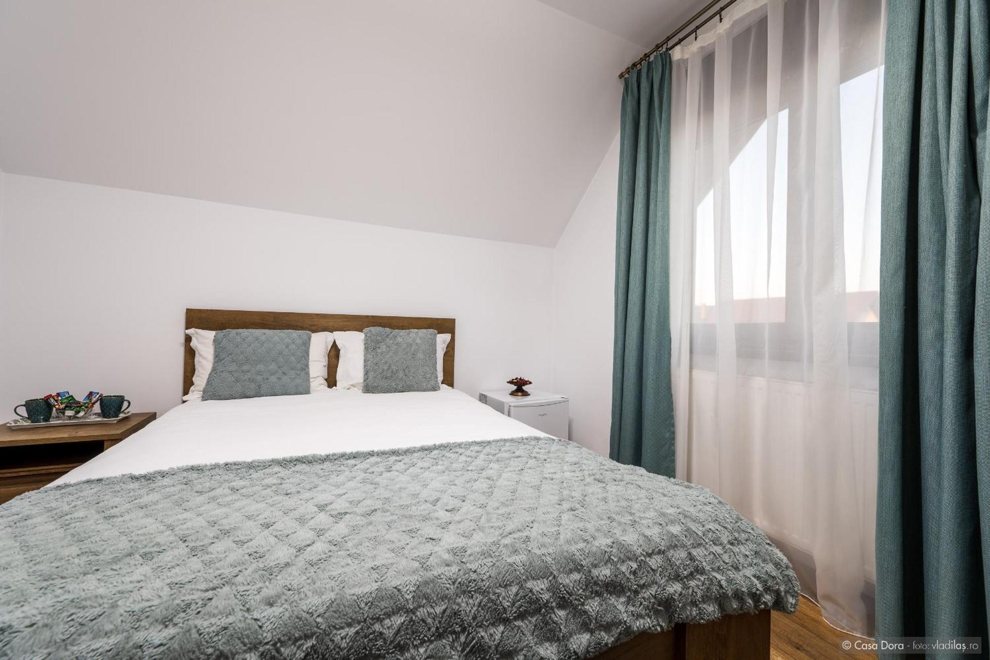 Casa Dora Hotel Szucsáva Kültér fotó